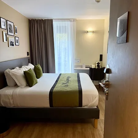 Western Le Montparnasse 3* Parigi