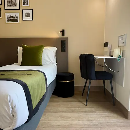 Western Le Montparnasse 3* Parigi