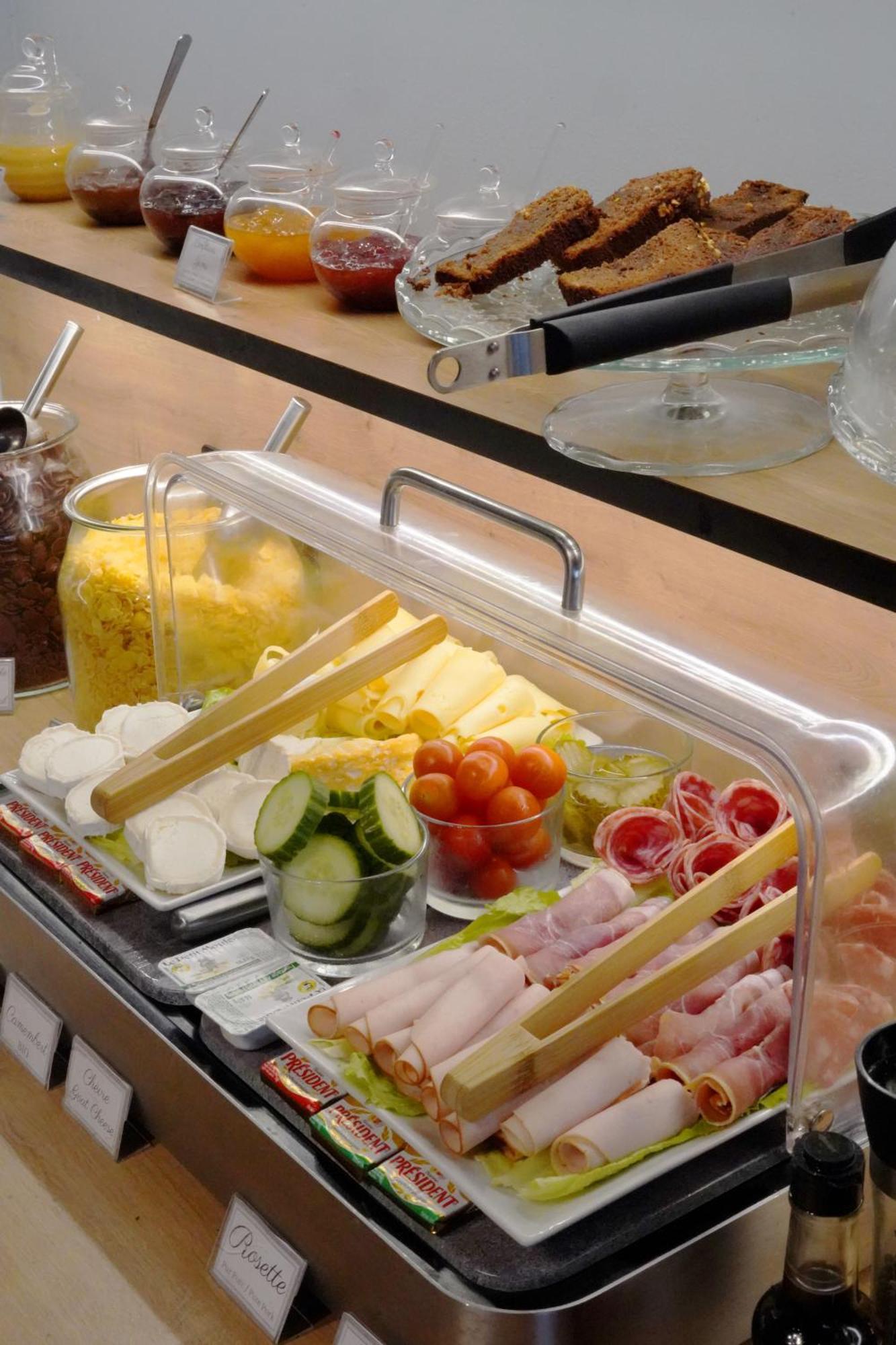 Western Le Montparnasse Hotel