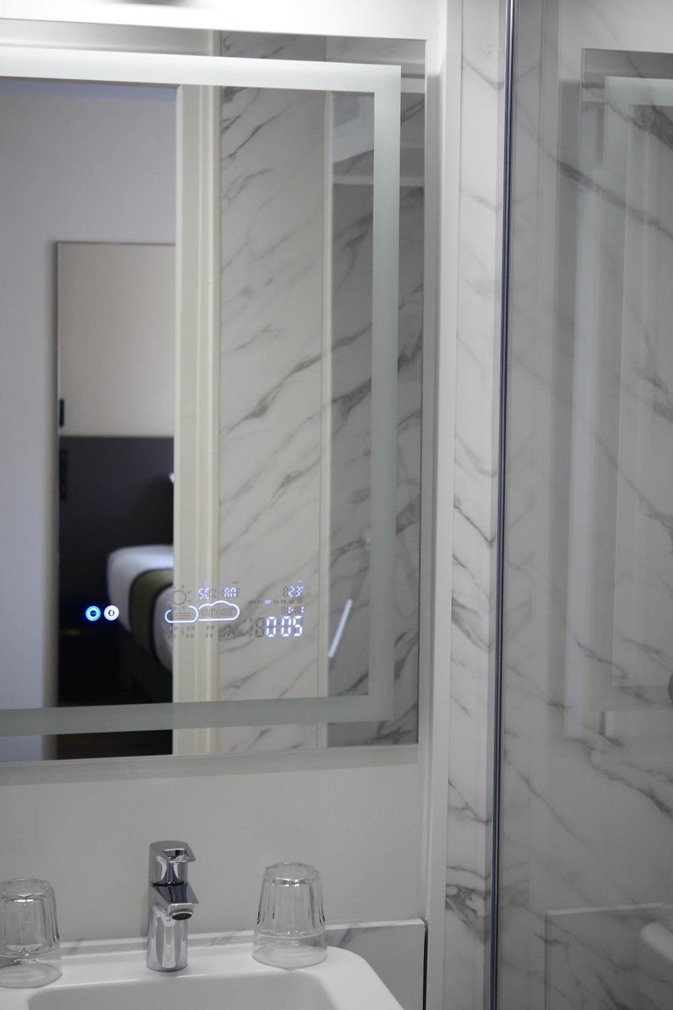 Western Le Montparnasse Hotel 3*